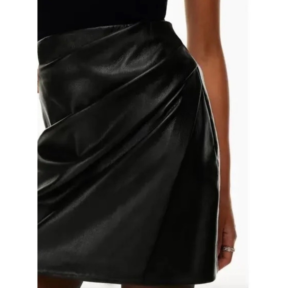 NEW ARITZIA WILFRED Angie Faux Leather Mini Skirt in Black